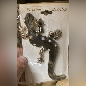 Women’s Iguana jeweled brooch